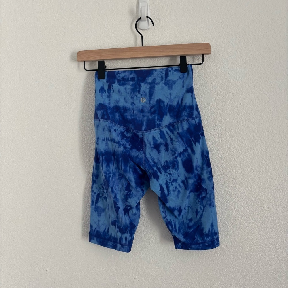 Lululemon Women's Size 4 Blue Tie Dye Align Super High Rise Shorts - Picture 5 of 5